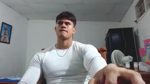 Snapshot of adonis_walkerx chatting on 02.06.25 adonis_walkerx online show from 02.06.25
