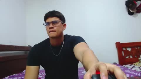 Snapshot of adonis_walkerx chatting on 10.18.25 adonis_walkerx online show from 10.18.25