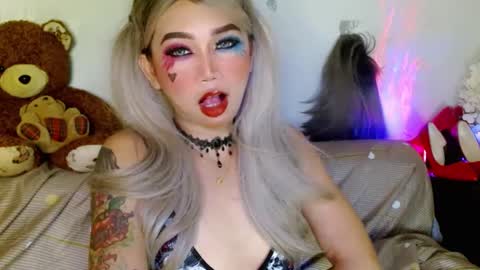 Snapshot of adorableslutxxx chatting on 02.15.25 jasmine online show from 02.15.25