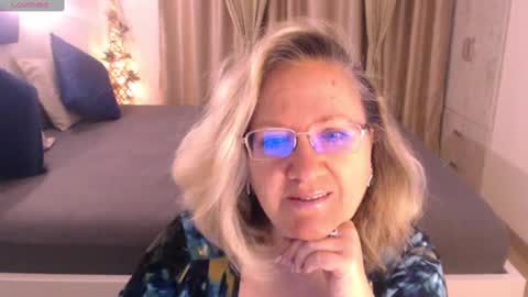 Cryna online show from 01.14.25