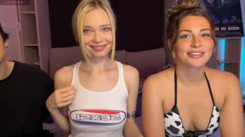 Snapshot of adrenaline_lush chatting on 06.08.26 Dorothy Mayfield online show from 06.08.26