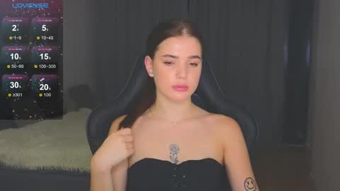 Snapshot of adri_dream chatting on 10.30.25 Adriana online show from 10.30.25