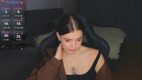 Snapshot of adri_dream chatting on 11.28.25 Adriana online show from 11.28.25