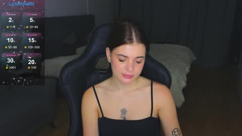 Snapshot of adri_dream chatting on 11.28.25 Adriana online show from 11.28.25