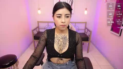 Snapshot of adri_gomez_1 chatting on 06.22.26 Adri online show from 06.22.26