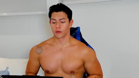Snapshot of adrian_del_mar chatting on 06.10.26 Adrian del Mar online show from 06.10.26