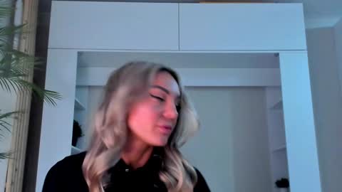 Adriana online show from 01.22.25