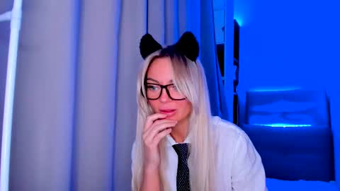 Adriana online show from 02.10.25