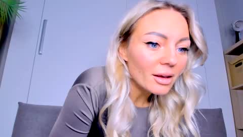 Adriana online show from 03.10.25