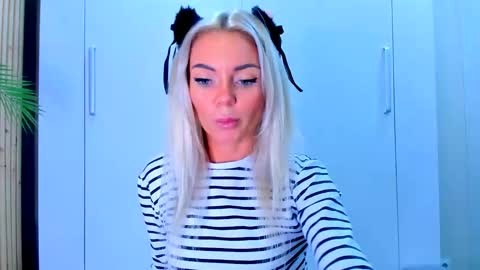 Adriana online show from 09.16.25