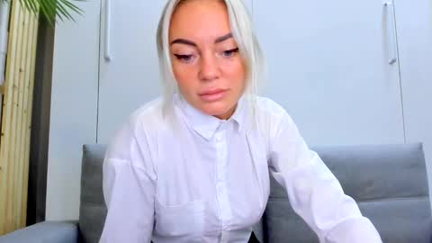 Adriana online show from 10.11.25