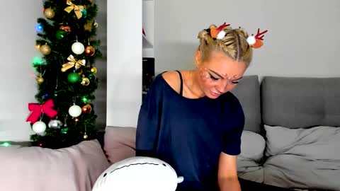 Adriana online show from 12.17.25