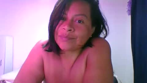 Snapshot of adrianagogo18 chatting on 10.18.25 adrianagogo18 online show from 10.18.25