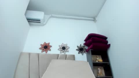 Snapshot of adrianasex_69 chatting on 10.28.25 adriana online show from 10.28.25