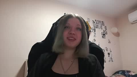 Snapshot of adriannamalango chatting on 06.21.26 Sofa online show from 06.21.26
