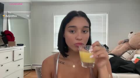 Snapshot of adriannarodriguez chatting on 10.12.25 Adrianna online show from 10.12.25