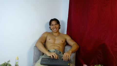 adriel_escalante online show from 10.09.25