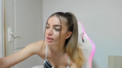 adventurina online show from 11.23.25