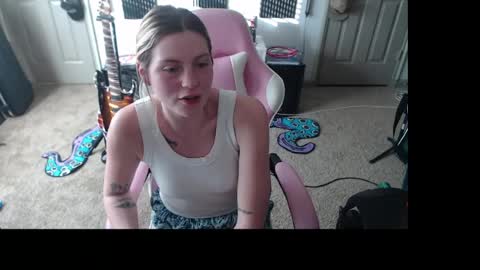 Snapshot of adybadygirl chatting on 05.18.26 AdyBadyGirl online show from 05.18.26
