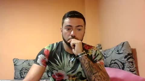 Snapshot of aerthurethan chatting on 10.14.25 aerthurethan online show from 10.14.25