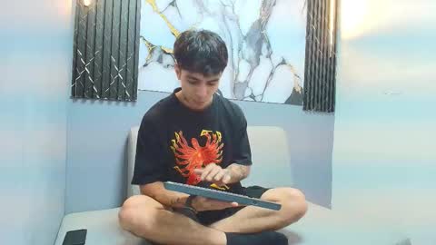 Snapshot of aethon_noir chatting on 11.07.25 AETHON online show from 11.07.25