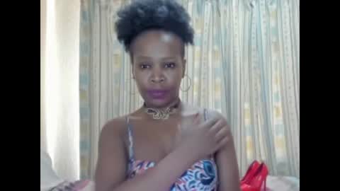 Snapshot of aficangagqueen chatting on 10.11.25 AfricanSquirtQueen online show from 10.11.25