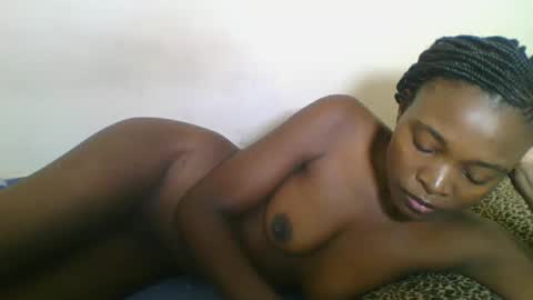 Yvonne online show from 04.11.26