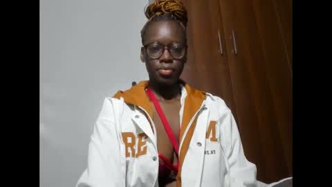 Leah online show from 02.18.25