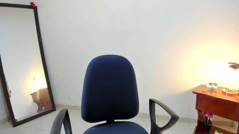 Lorena online show from 02.11.25