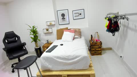 Afrodita online show from 12.04.24