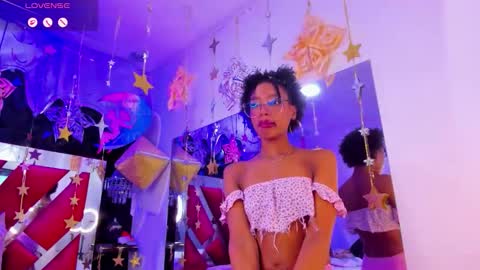 Snapshot of afroditagreenn chatting on 11.26.25 Afrodita online show from 11.26.25