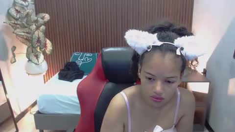 A G A T A  online show from 10.31.25