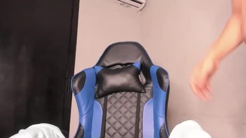 A G A T A  online show from 02.13.26