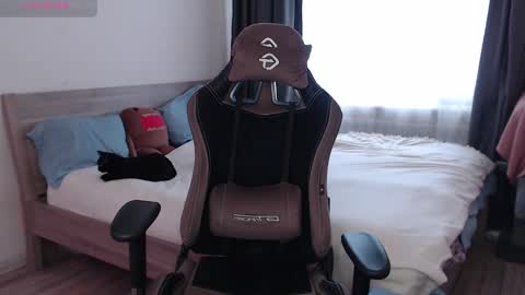 Snapshot of agata_cherry chatting on 12.09.24 Eva online show from 12.09.24