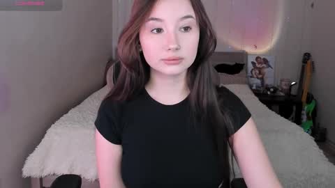 Snapshot of agata_cherry chatting on 11.20.25 Eva online show from 11.20.25