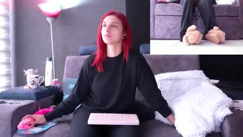 Snapshot of agatacollinsss chatting on 10.11.25 Agata Collinss online show from 10.11.25