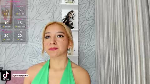 Agatadelphine online show from 12.22.25