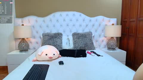 Snapshot of agatha_lenon chatting on 12.14.24 Agatha online show from 12.14.24