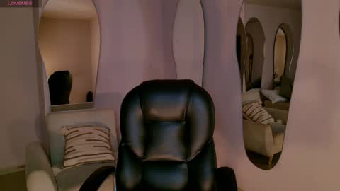 Agatha online show from 02.12.26