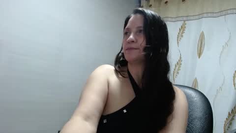 Snapshot of agel_sw1 chatting on 03.09.25 Angel online show from 03.09.25