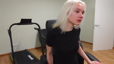 Agelina Lilly Laura online show from 11.24.25