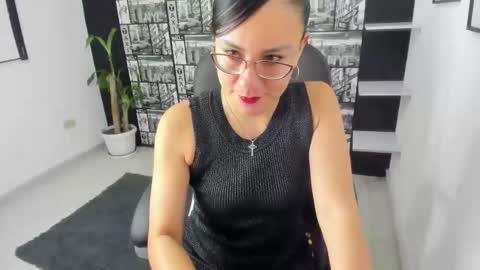Snapshot of aghata_moon chatting on 12.10.24 Aghata Moon online show from 12.10.24