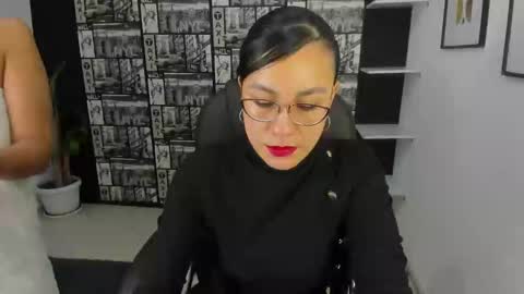 Snapshot of aghata_moon chatting on 12.16.24 Aghata Moon online show from 12.16.24