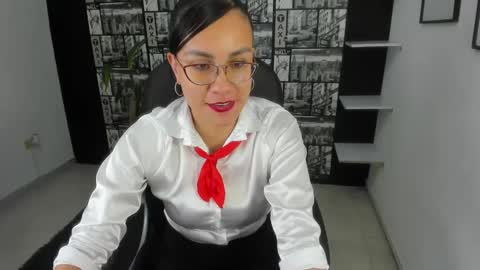 Snapshot of aghata_moon chatting on 12.17.24 Aghata Moon online show from 12.17.24