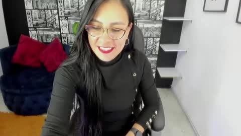 Snapshot of aghata_moon chatting on 01.22.25 Aghata Moon online show from 01.22.25