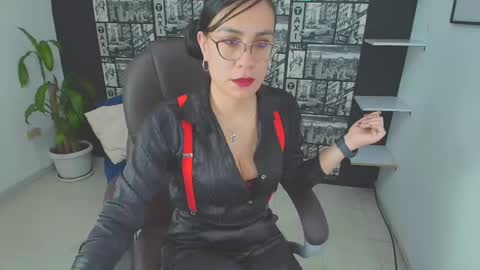 Snapshot of aghata_moon chatting on 02.15.25 Aghata Moon online show from 02.15.25