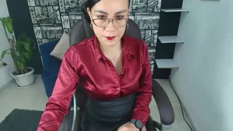 Snapshot of aghata_moon chatting on 02.22.25 Aghata Moon online show from 02.22.25