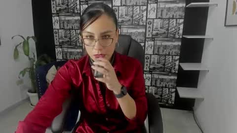 Snapshot of aghata_moon chatting on 03.05.25 Aghata Moon online show from 03.05.25
