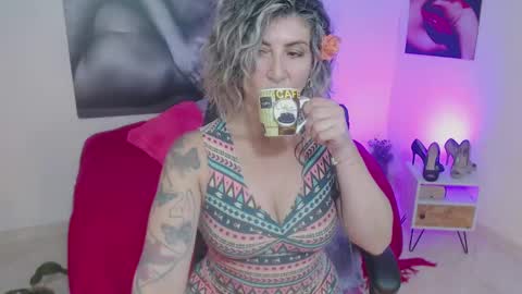 Snapshot of agnes_blackmore chatting on 02.06.25 Lily online show from 02.06.25