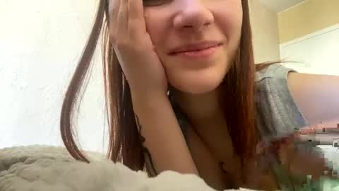 Snapshot of agness____ chatting on 09.28.25 agness____ online show from 09.28.25